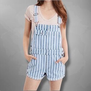 American Eagle overall shorts XS new